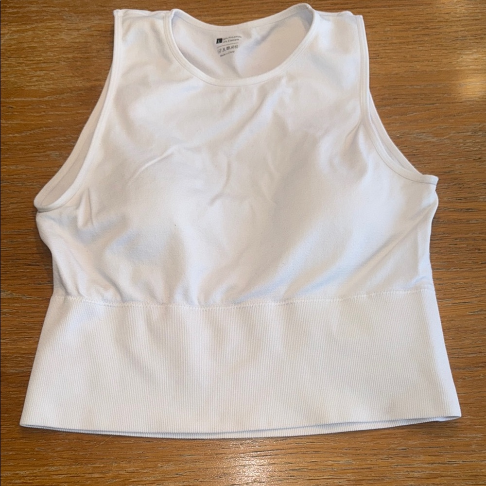 Elegant White Sleeveless Tank Top - Picture 1 of 3